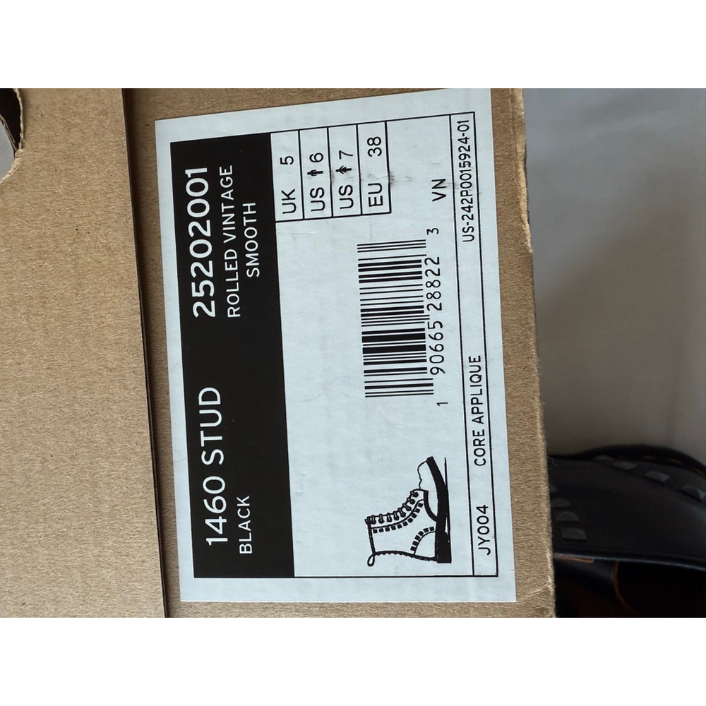 NIB Dr Martens 1460 Stud Rolled Vintage Smooth Pyramid Studs Punk Boot size US 7 - Picture 7 of 12